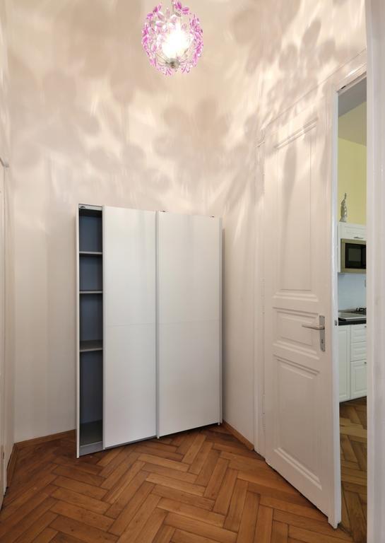 Apartment Near The Charles Bridge Πράγα Δωμάτιο φωτογραφία