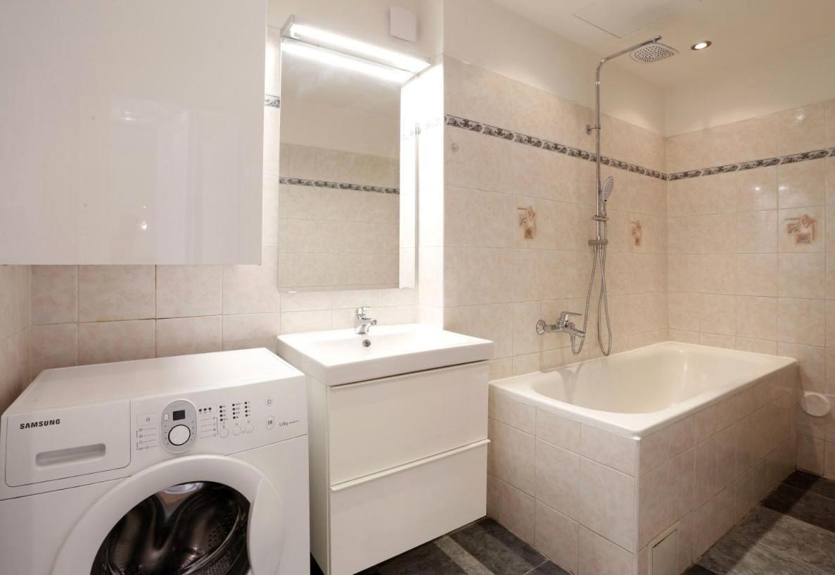 Apartment Near The Charles Bridge Πράγα Δωμάτιο φωτογραφία