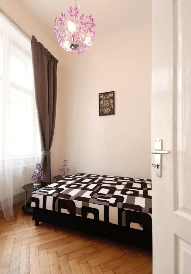 Apartment Near The Charles Bridge Πράγα Δωμάτιο φωτογραφία